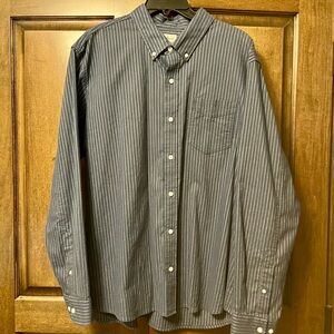 L.L.Bean Men’s Dark Navy striped shirt. XL Slightly Fitted.